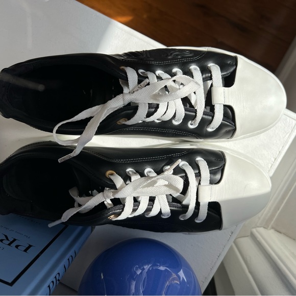 Authentic MAX MARA “bimaxi” black leather sneakers. SIZE 38 1/2. - Picture 3 of 4